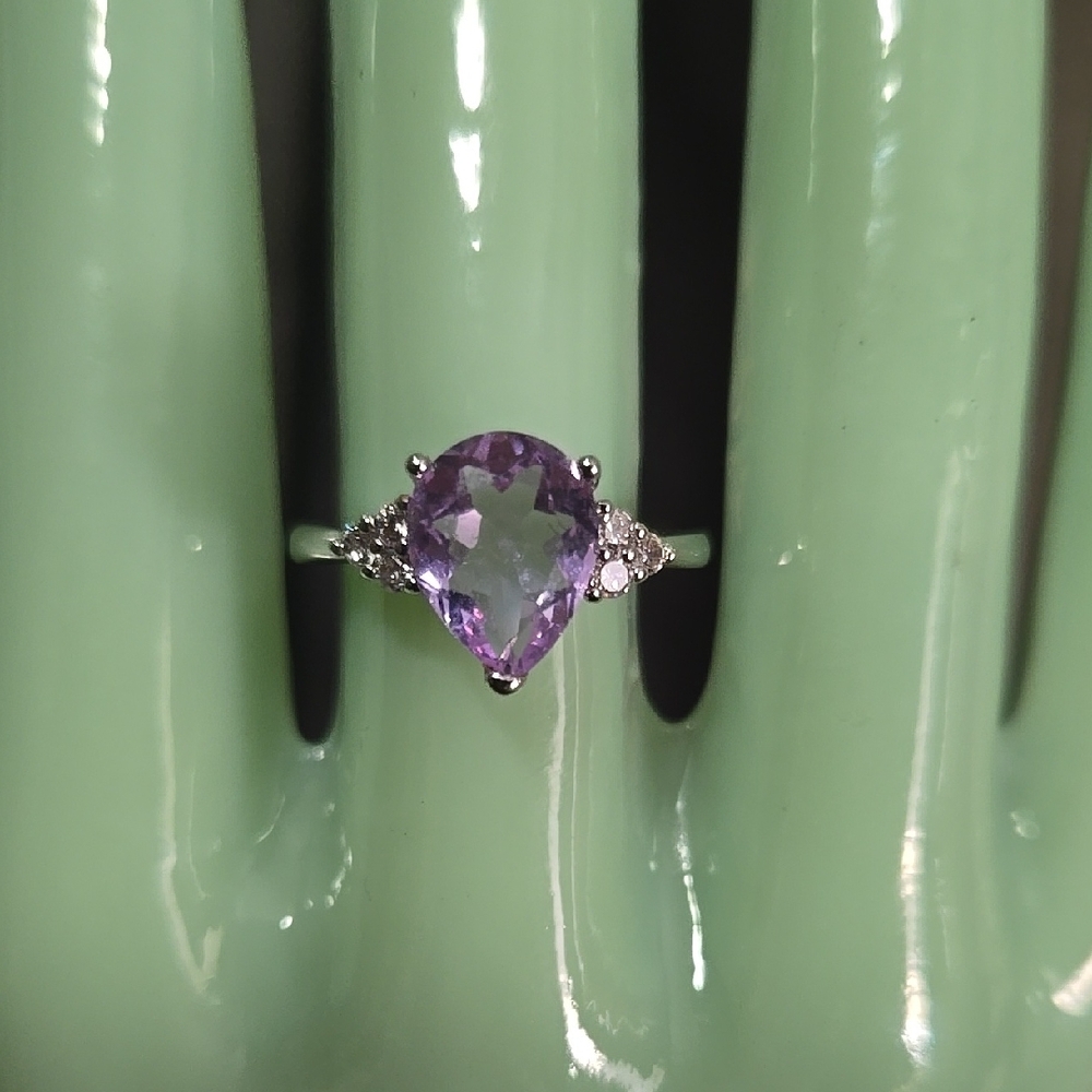 Pear Cut Amethyst Ring - Picture 3 of 6
